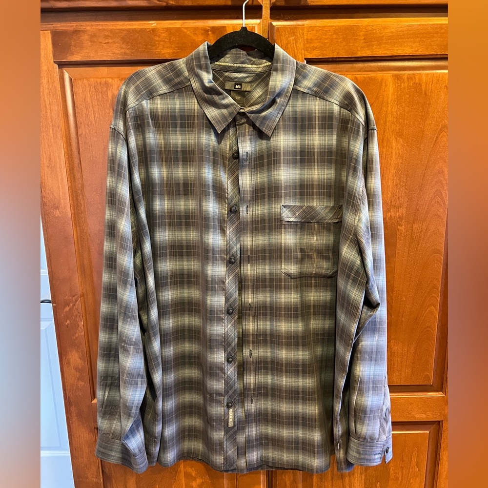 Mens shirt REI